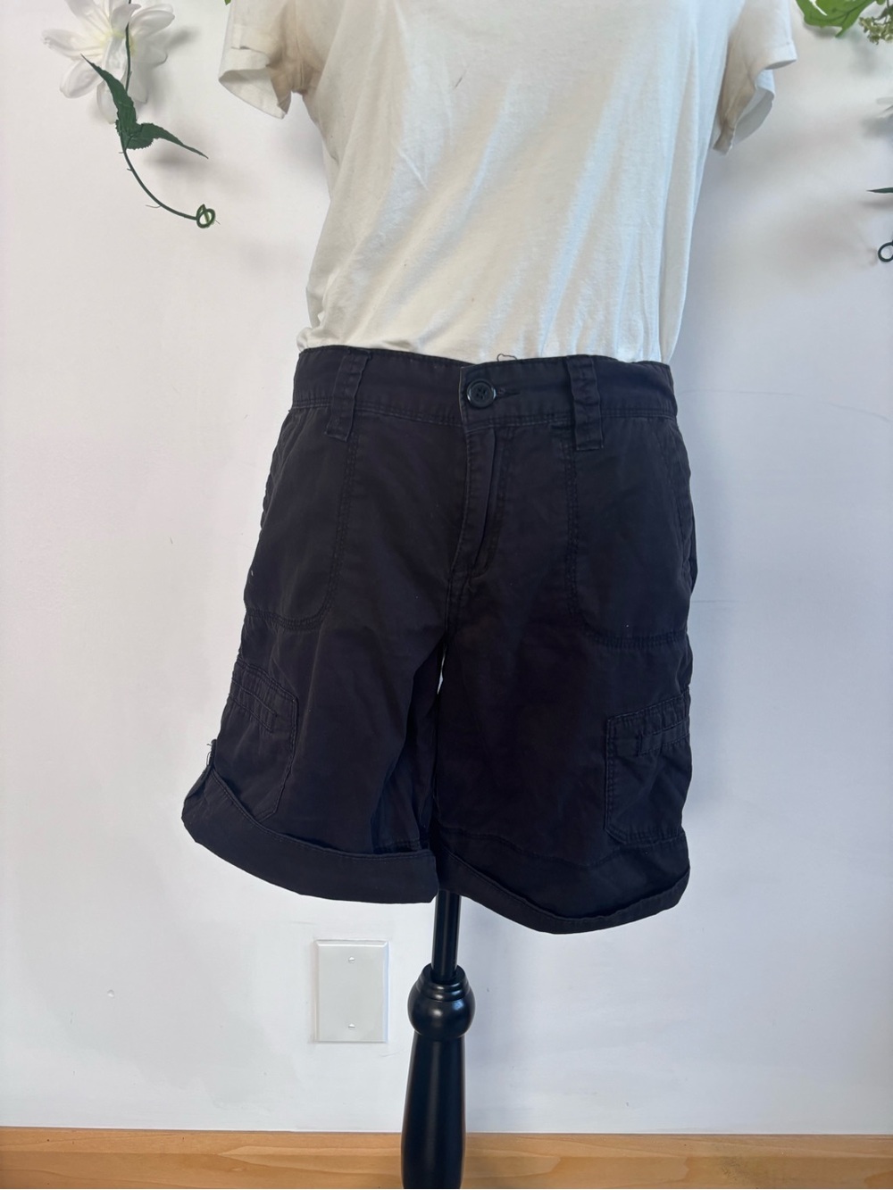 Classic Everyday Calvin Klein Jeans Black Cargo Shorts with Rolled Hem Size 4